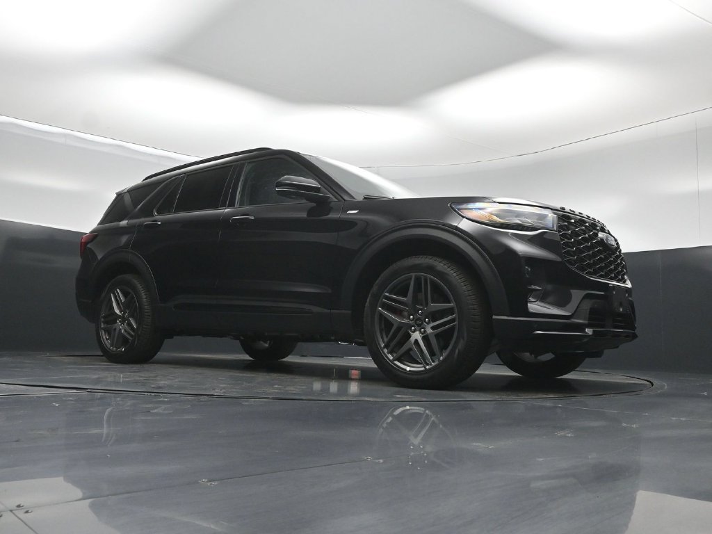 Certified 2026 Ford Explorer ST-Line w/ ST-Line Street Pack AWD/4WD image 4