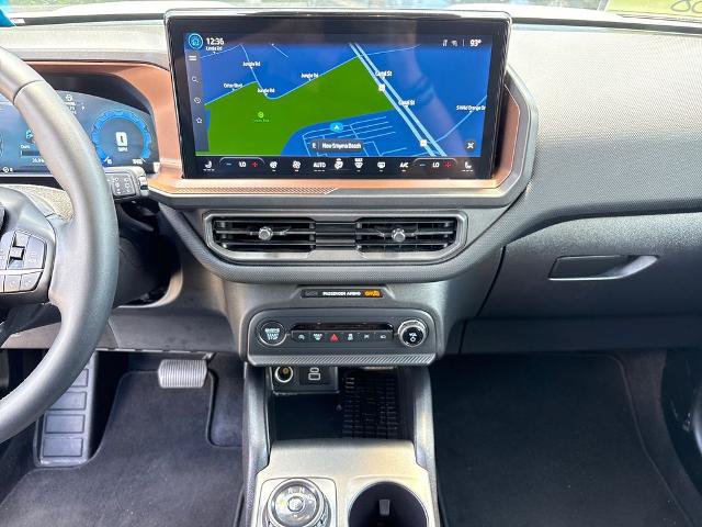 Certified 2025 Ford Bronco Sport Outer Banks w/ Outer Banks Tech Package+ AWD/4WD image 23