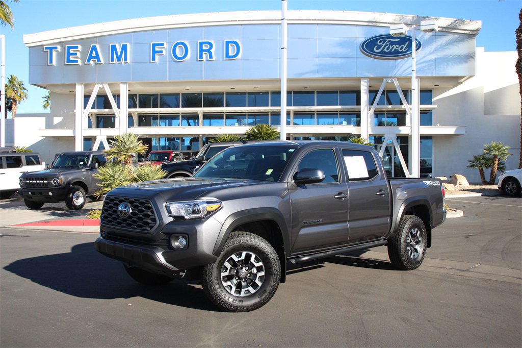 Used 2022 Toyota Tacoma TRD Off-Road image 2