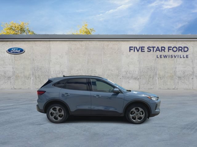 Certified 2025 Ford Escape ST-Line Select AWD/4WD image 9