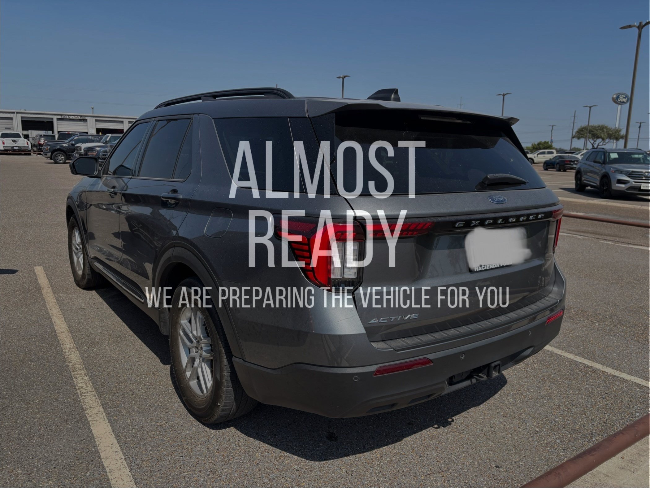 Certified 2025 Ford Explorer Active RWD image 3