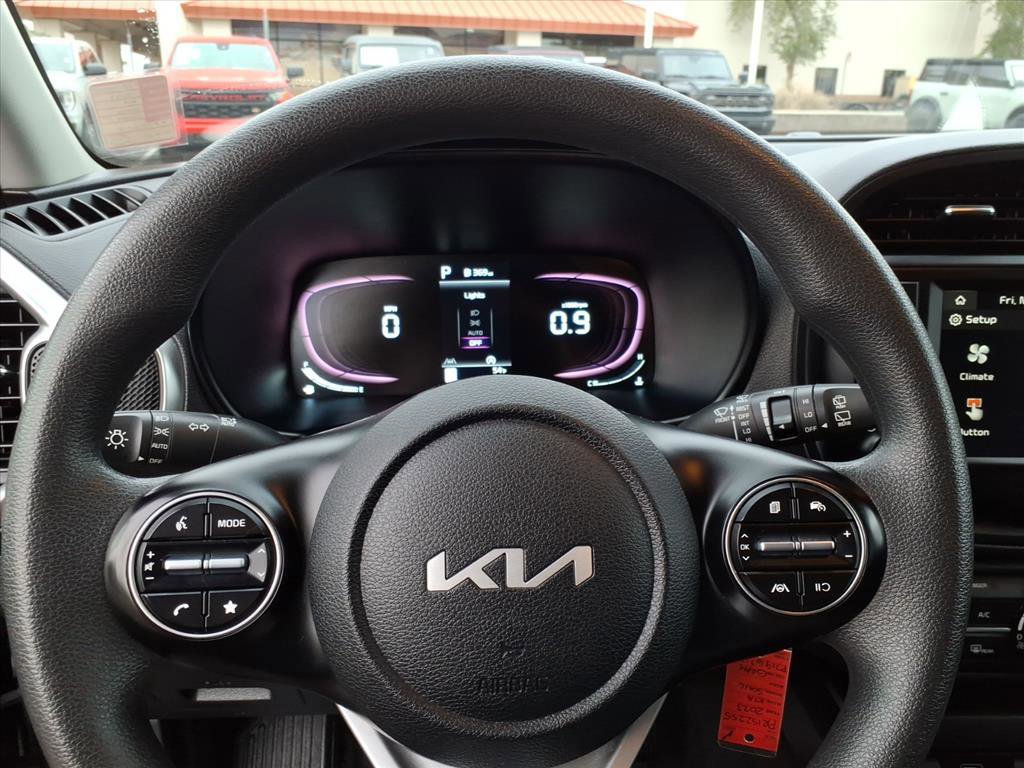 Used 2023 Kia Soul LX w/ LX Technology Package image 19