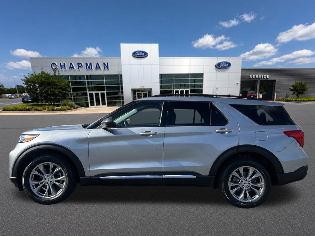 Certified 2022 Ford Explorer XLT w/ Equipment Group 202A AWD/4WD image 2