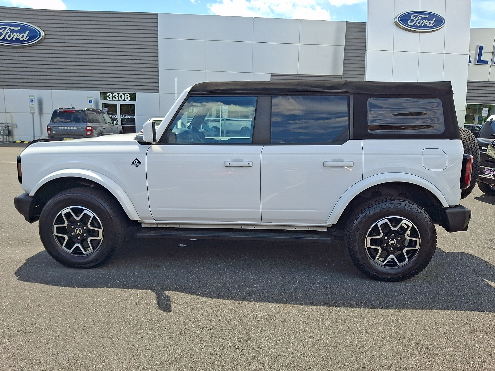 Certified 2022 Ford Bronco Outer Banks AWD/4WD image 6