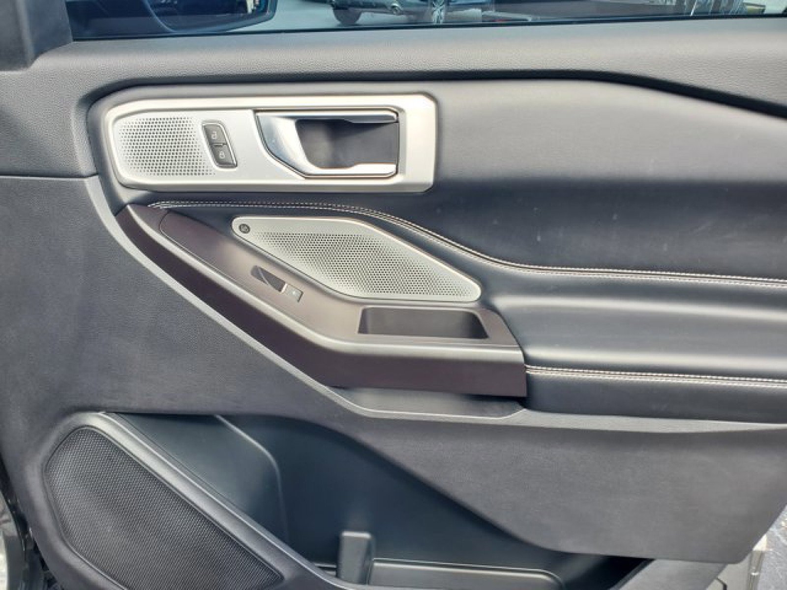 Certified 2020 Ford Explorer ST w/ Premium Technology Package image 35