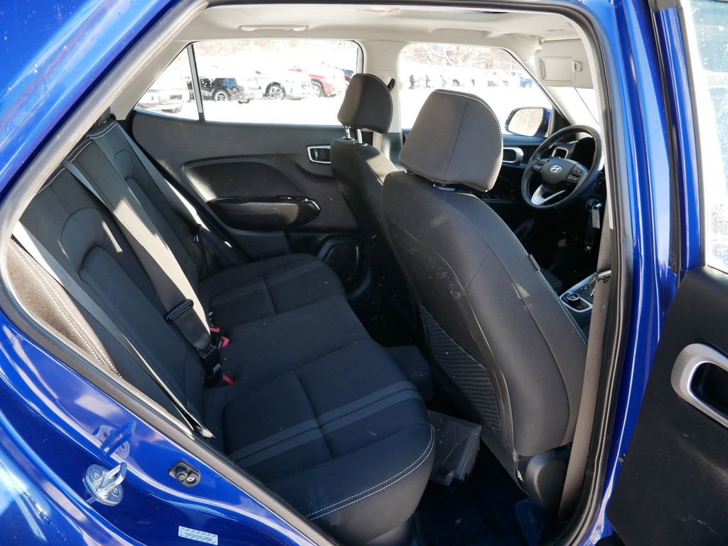 Used 2022 Hyundai Venue SEL image 9