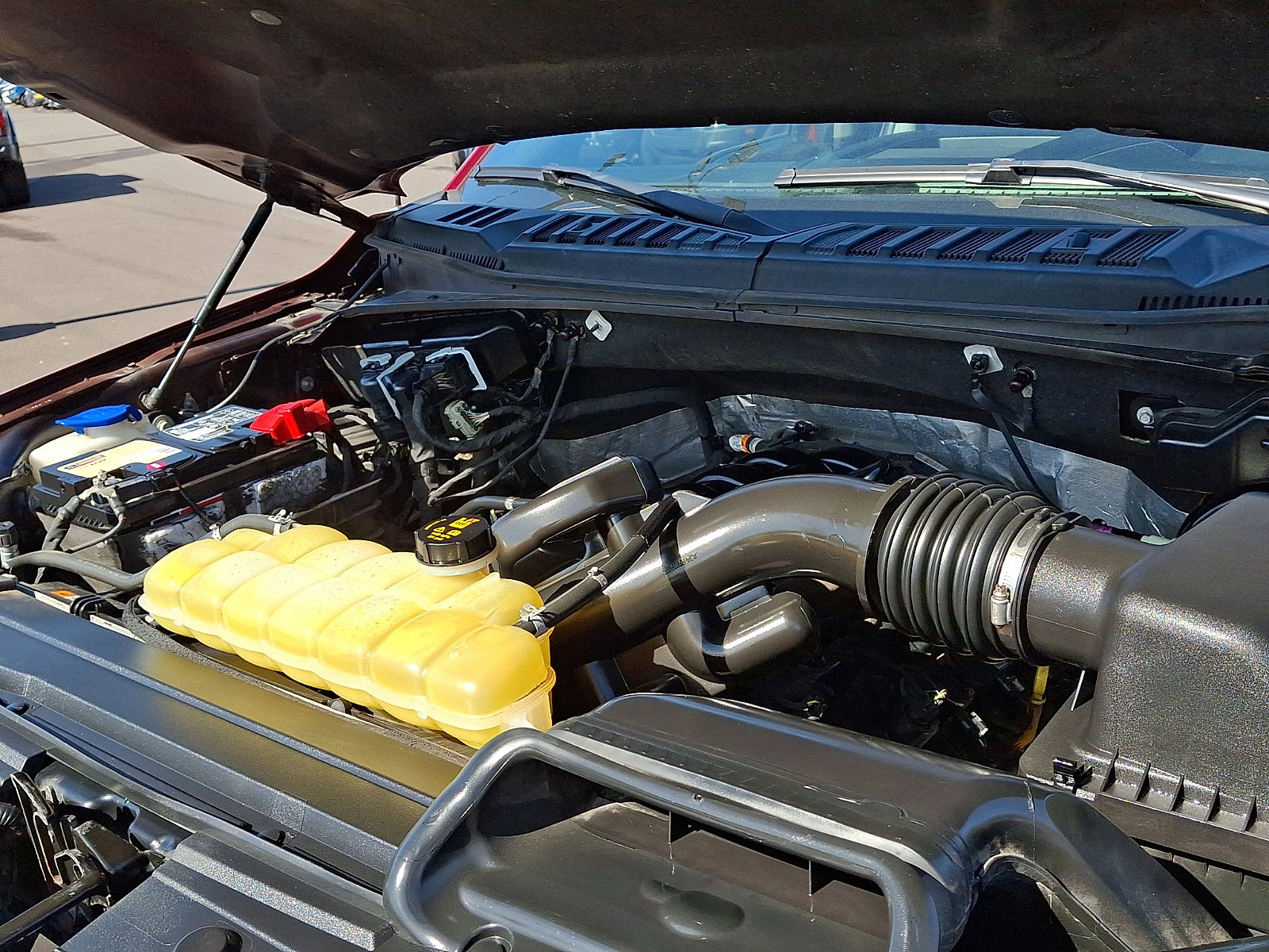 Certified 2019 Ford F150 Lariat image 29