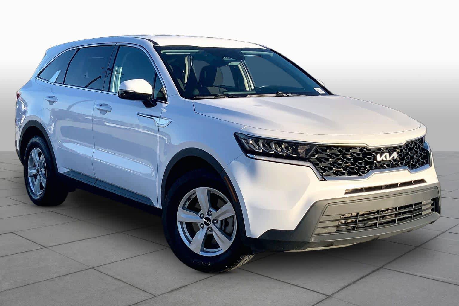 Used 2023 Kia Sorento LX FWD image 3
