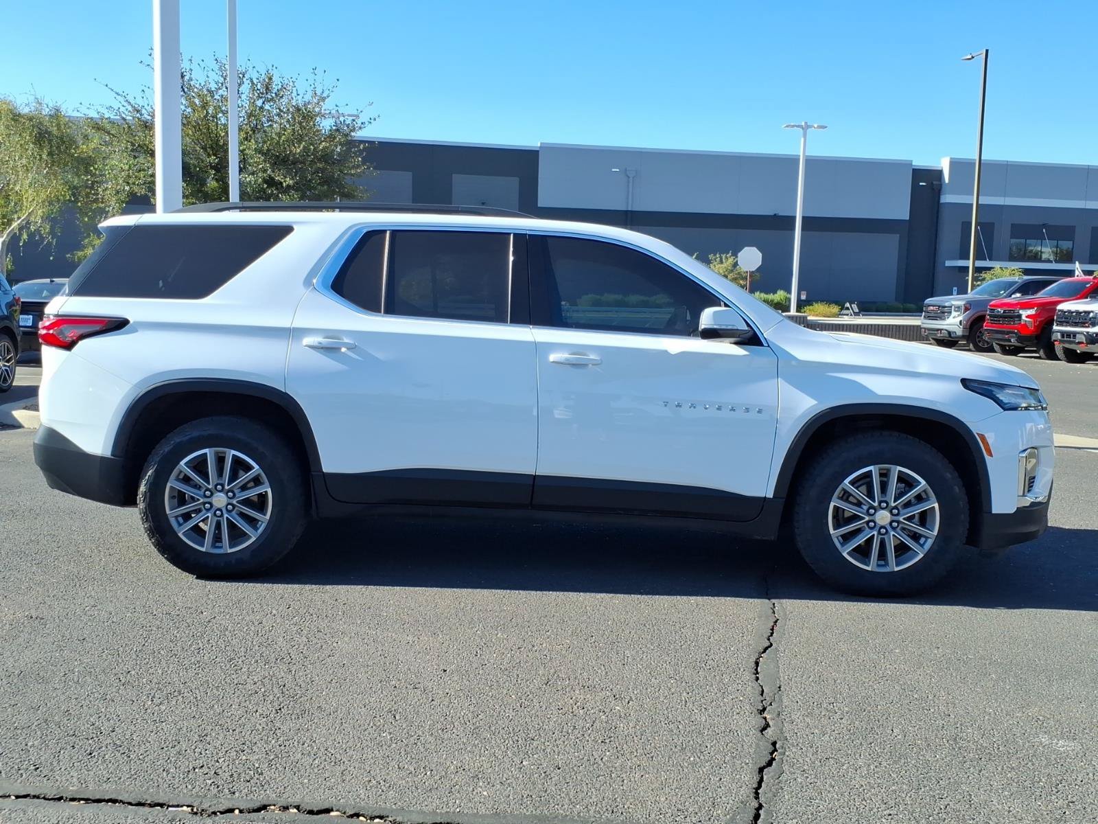 Used 2023 Chevrolet Traverse LT FWD image 6