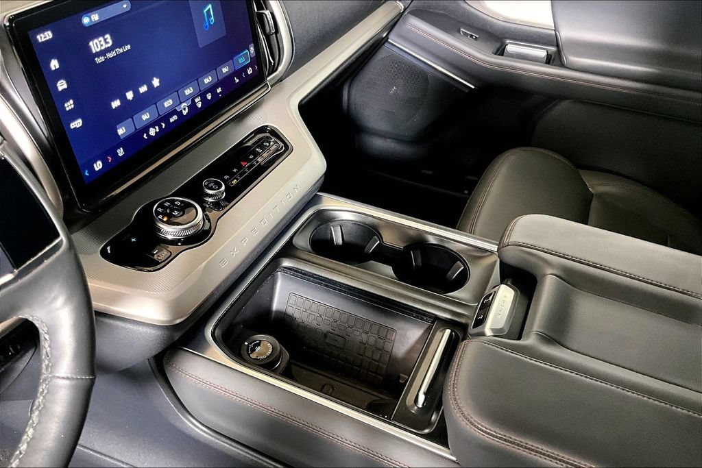 Certified 2025 Ford Expedition Active AWD/4WD image 13