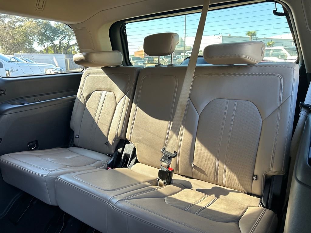 Certified 2024 Ford Expedition Limited image 15