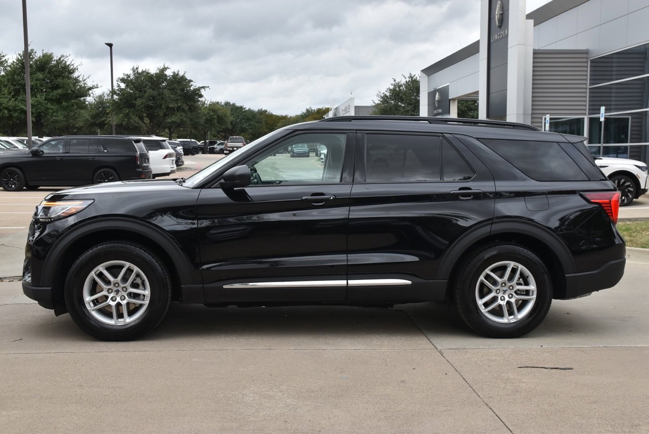Certified 2025 Ford Explorer Active w/ Active Comfort Package RWD image 12