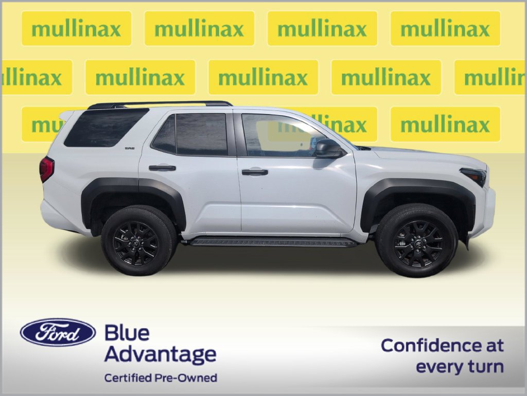 Used 2025 Toyota 4Runner SR5 AWD/4WD image 2