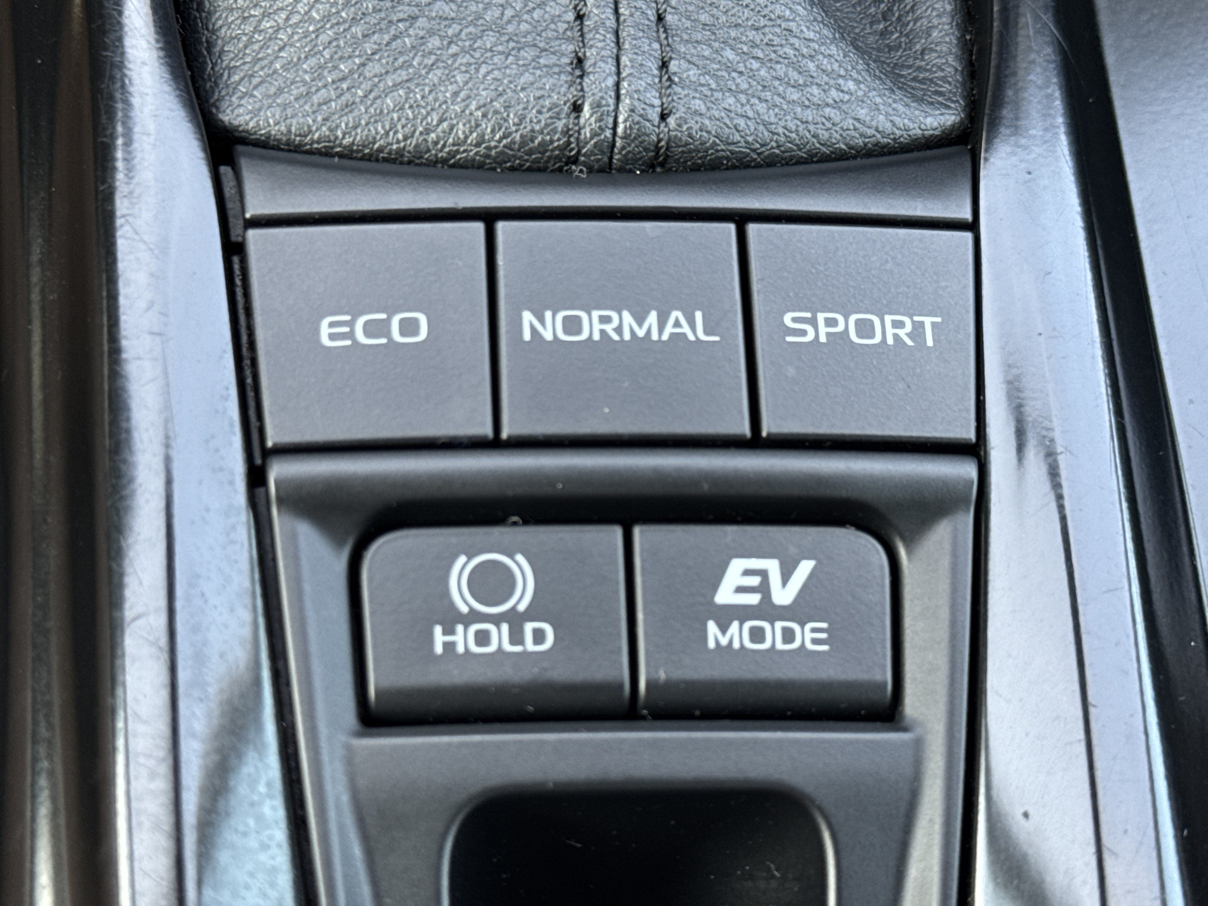 Used 2025 Toyota Camry LE FWD image 25