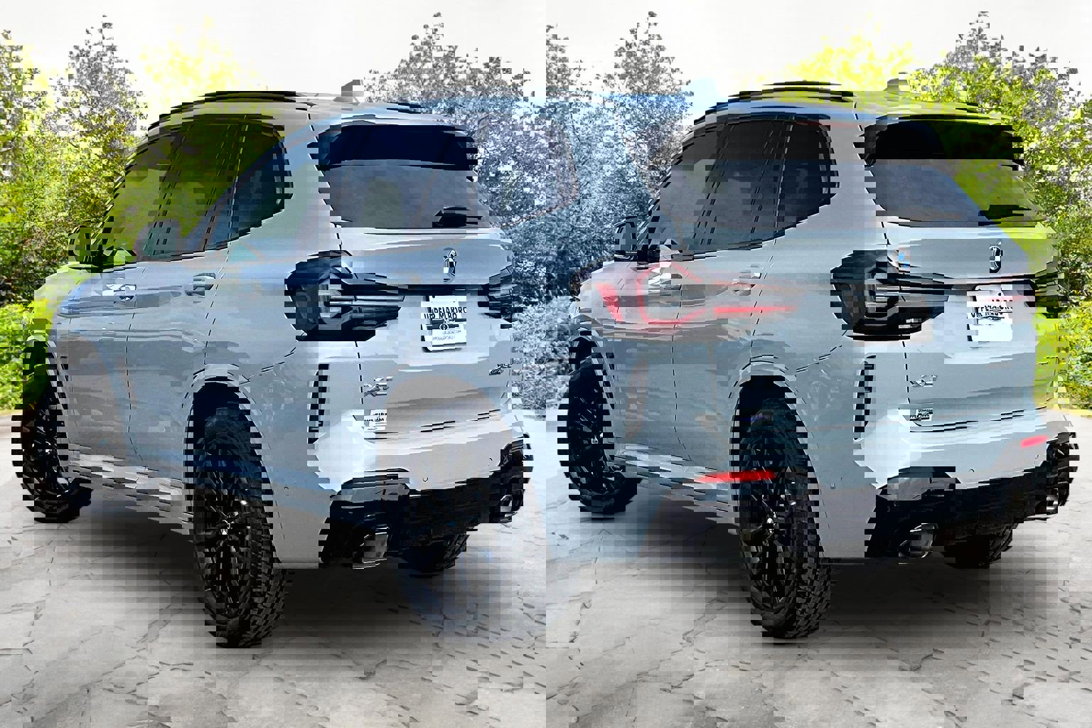 Used 2023 BMW X3 xDrive30i w/ M Sport Package image 2