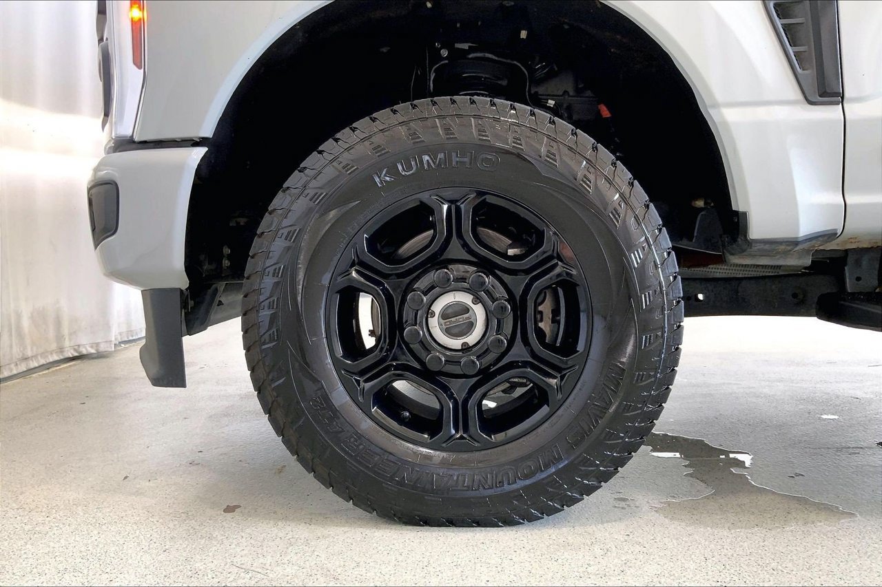 Certified 2025 Ford F350 XL w/ STX Appearance Package AWD/4WD image 8