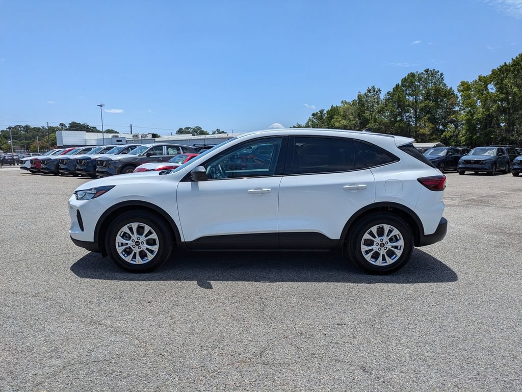 Certified 2025 Ford Escape Active w/ Cold Weather Package FWD image 7