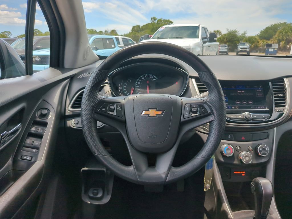 Used 2021 Chevrolet Trax LT AWD/4WD image 13