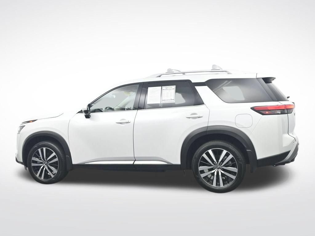 Used 2025 Nissan Pathfinder Platinum FWD image 10