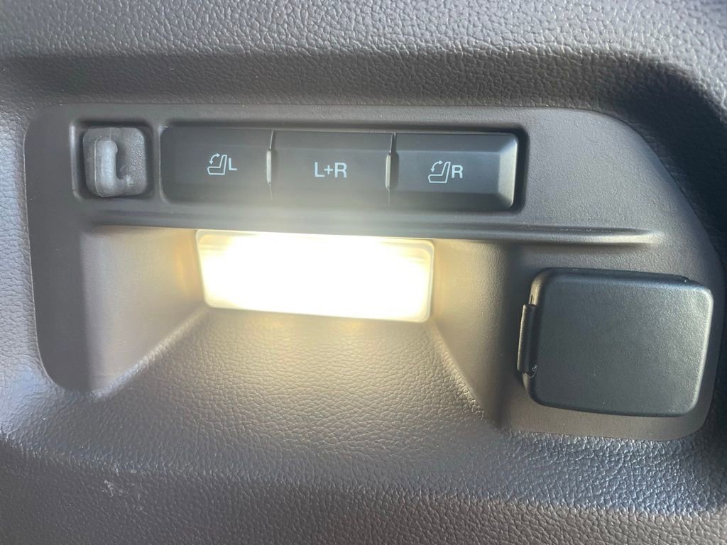 Certified 2022 Ford Explorer Platinum w/ Technology Package image 11