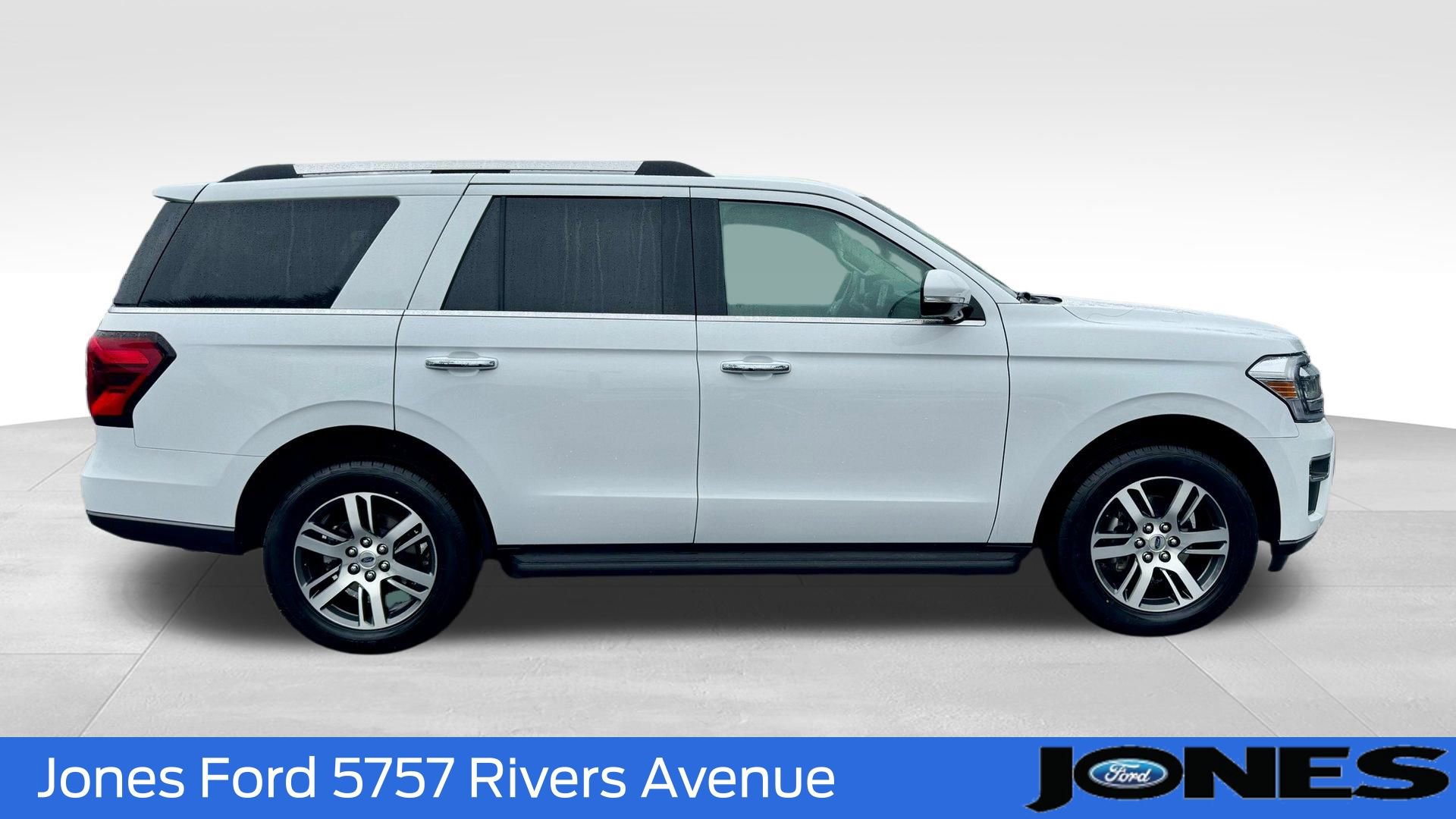 Certified 2024 Ford Expedition Limited image 3