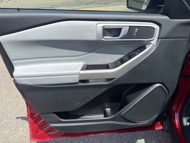 Certified 2024 Ford Explorer XLT w/ Equipment Group 202A AWD/4WD image 15