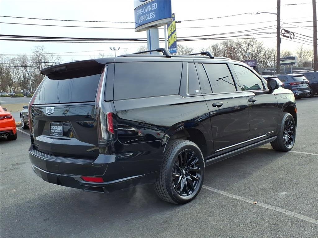 Used 2023 Cadillac Escalade ESV Sport Platinum w/ LPO, ONYX Package image 7