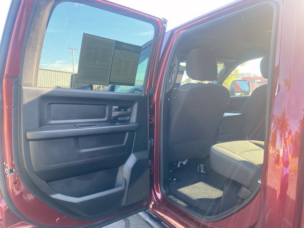 Used 2024 RAM 3500 Tradesman w/ Chrome Appearance Group AWD/4WD image 33