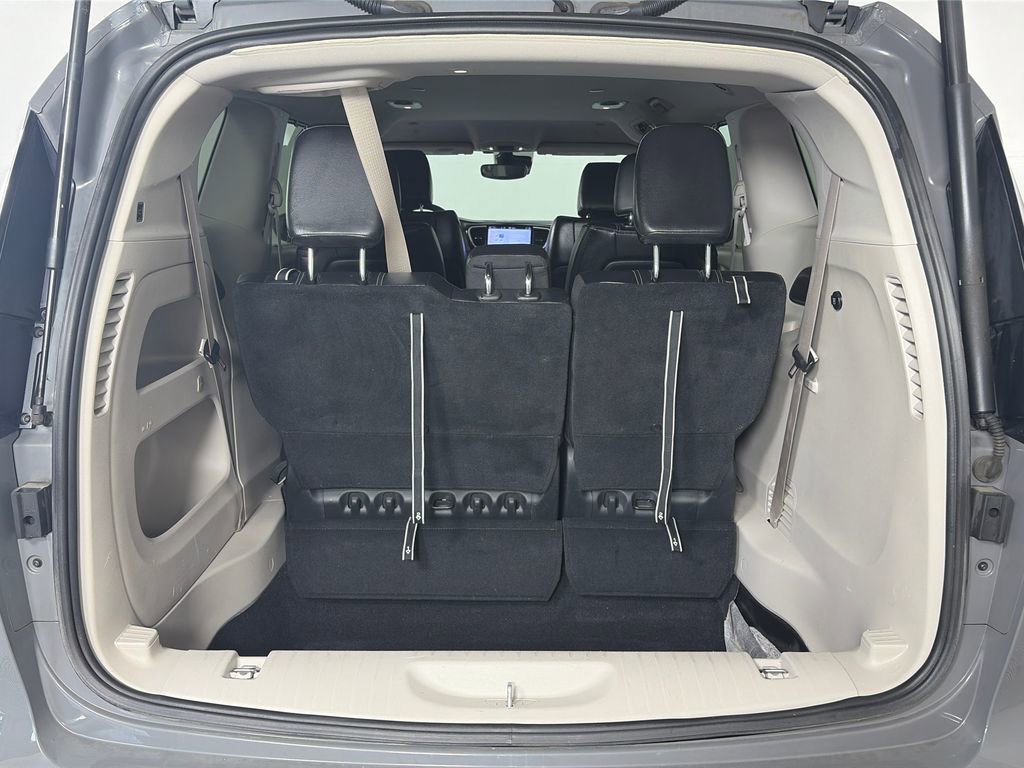 Used 2022 Chrysler Pacifica Touring-L FWD image 26