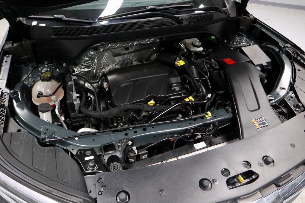 Used 2025 Chevrolet Trax LT w/ LT Convenience Package image 15