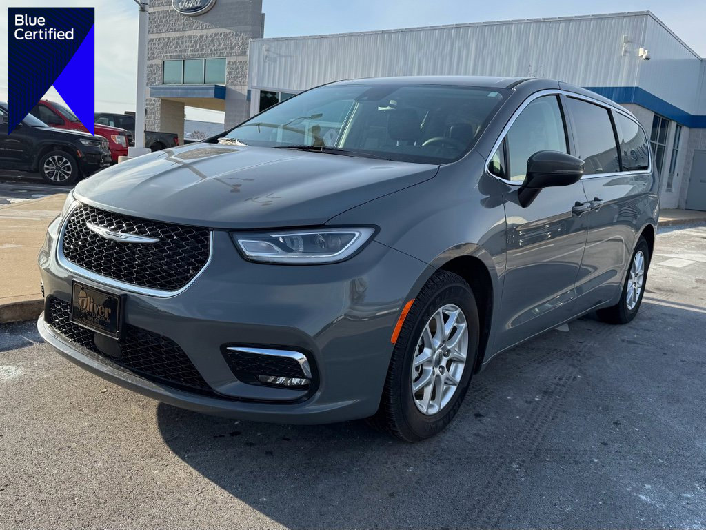 Used 2023 Chrysler Pacifica Touring-L