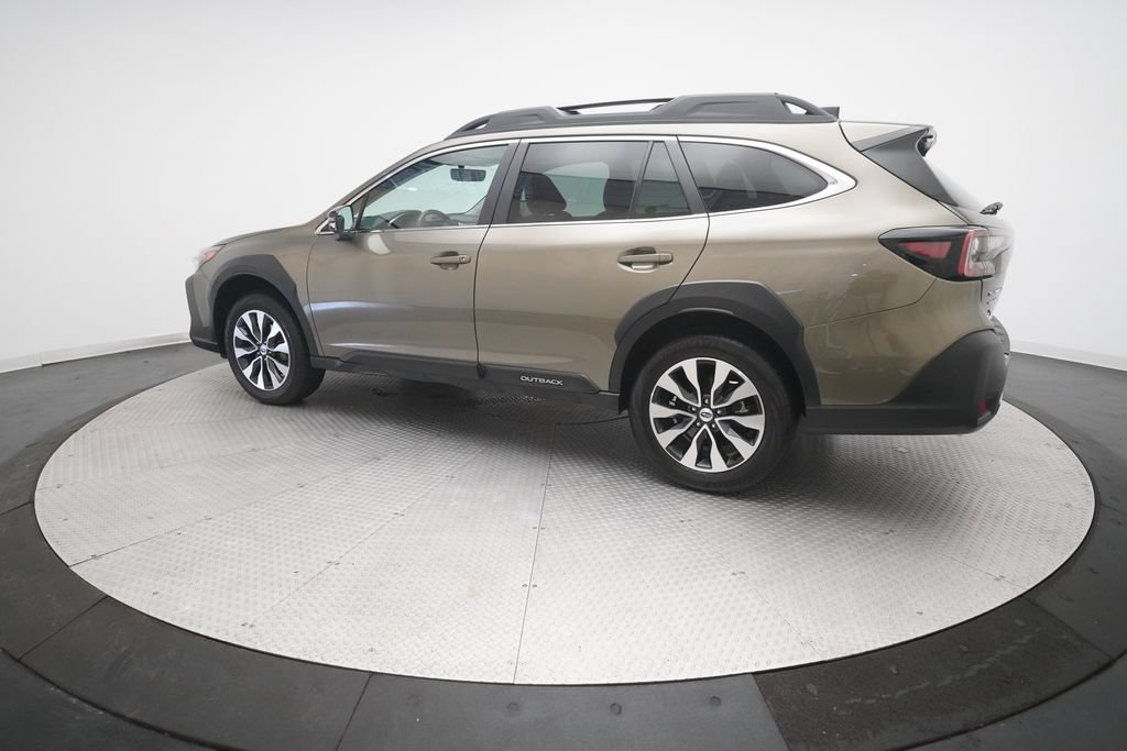 Used 2025 Subaru Outback Limited AWD/4WD image 36