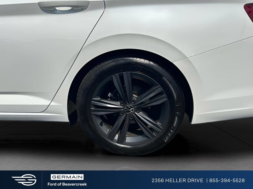 Used 2024 Volkswagen Jetta SE image 23