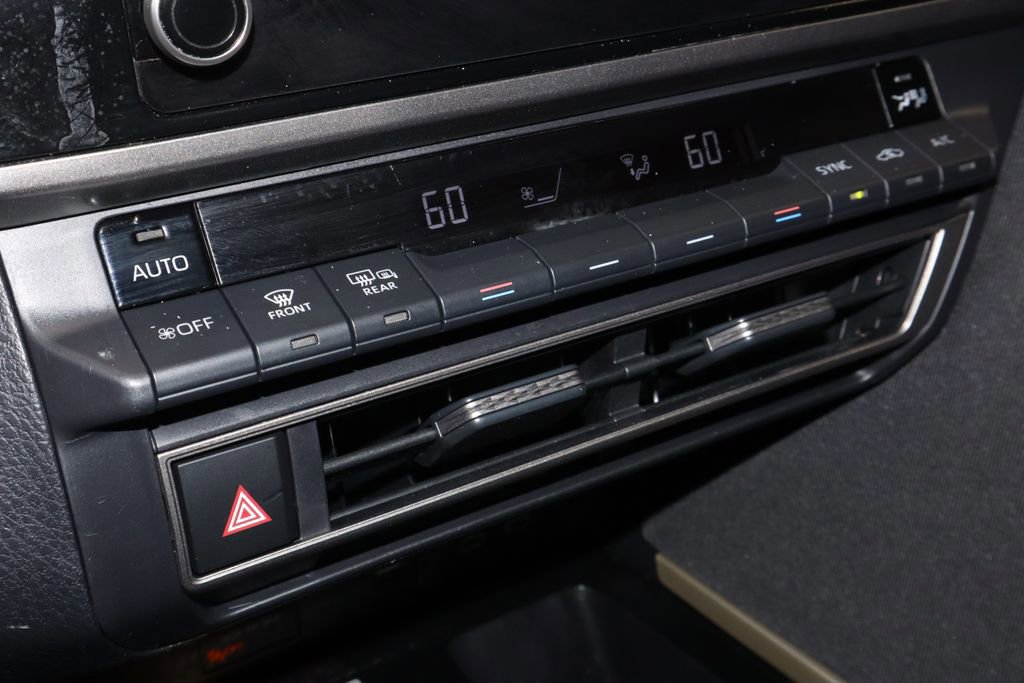 Used 2025 Toyota Camry LE FWD image 31