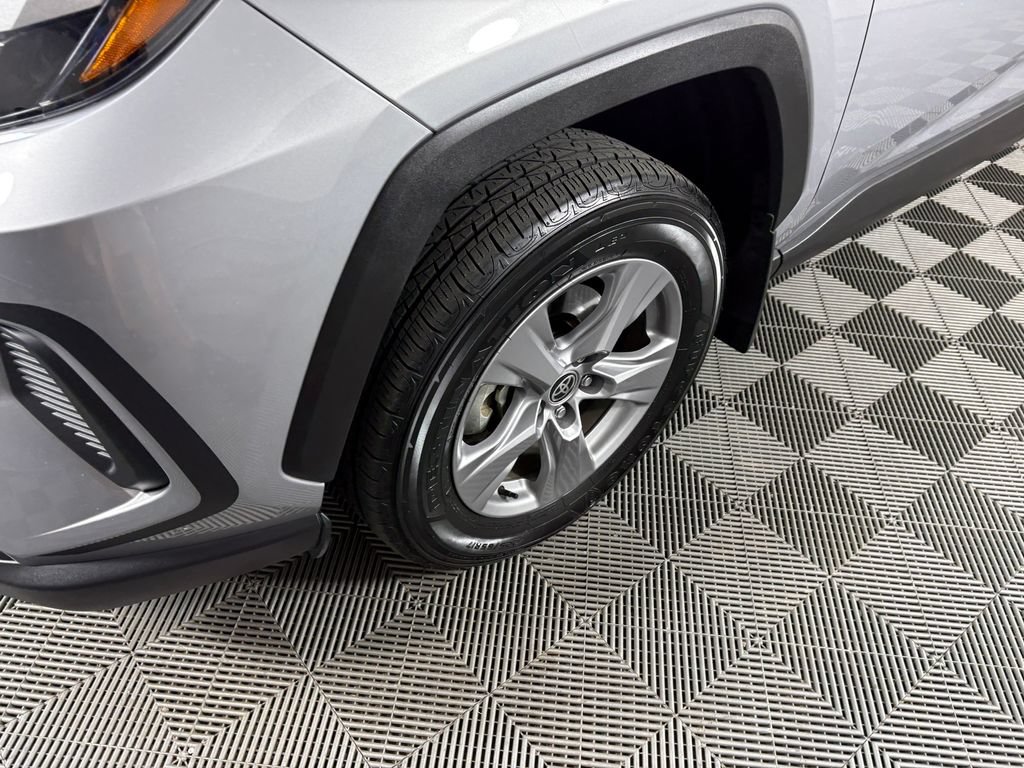 Used 2024 Toyota RAV4 XLE w/ Convenience Package AWD/4WD image 10