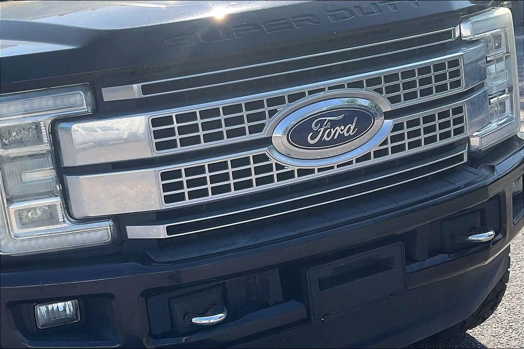 Certified 2017 Ford F250 Platinum w/ FX4 Off-Road Package AWD/4WD image 28