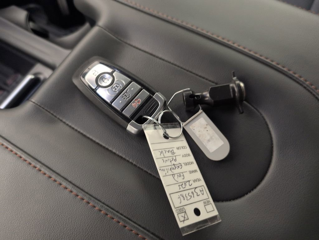 Certified 2025 Ford Expedition Active image 47