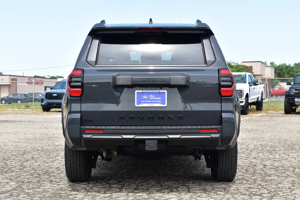 Used 2025 Toyota 4Runner SR5 AWD/4WD image 8