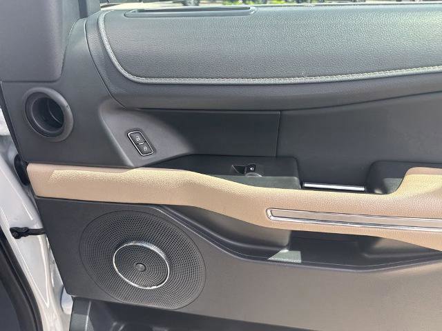 Certified 2024 Ford Expedition Limited image 36