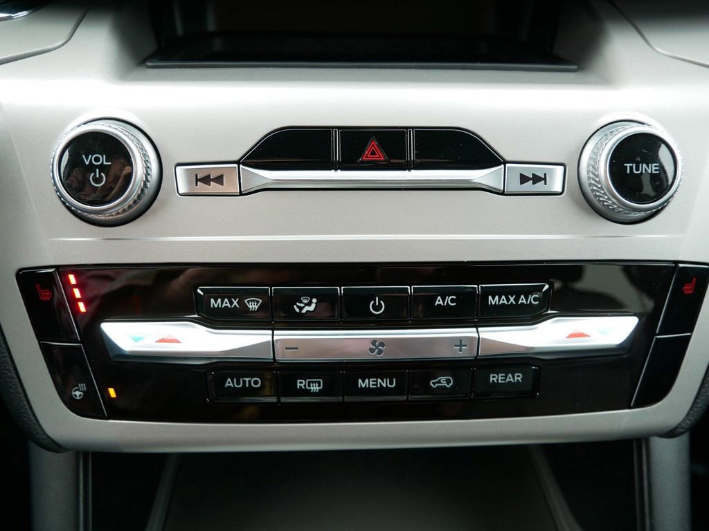 Certified 2022 Ford Explorer XLT w/ Equipment Group 202A image 30