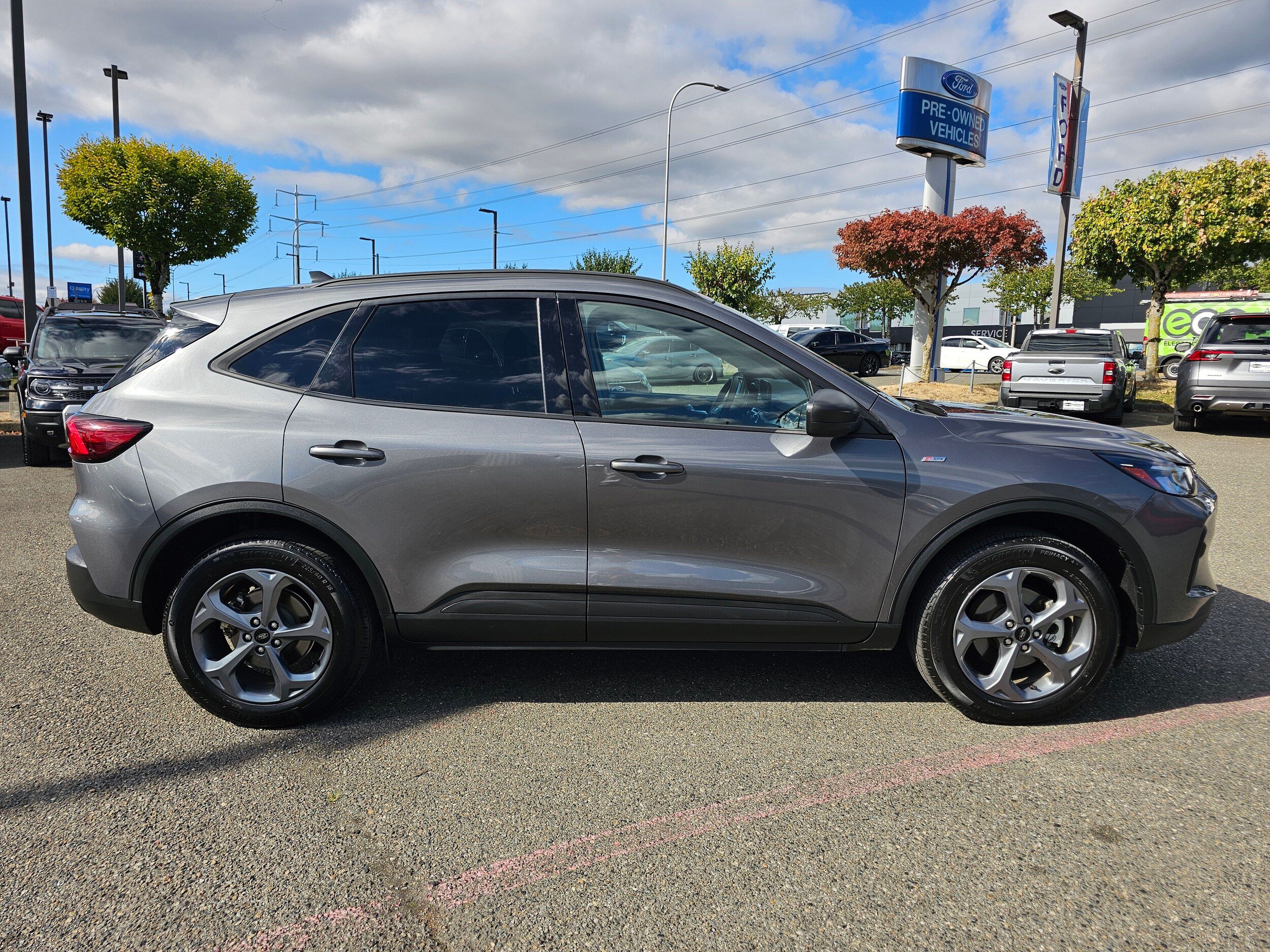 Certified 2025 Ford Escape ST-Line AWD/4WD image 4