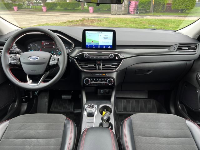 Certified 2022 Ford Escape SEL w/ SEL Stealth AWD Package image 34