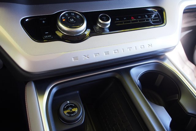 Certified 2025 Ford Expedition Active image 28
