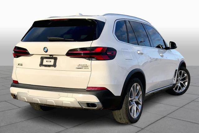 Used 2024 BMW X5 sDrive40i w/ Parking Assistance Package image 12