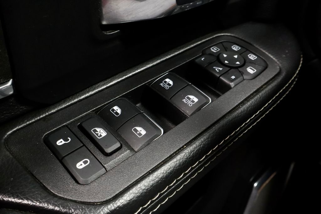 Used 2025 RAM 3500 Laramie AWD/4WD image 22