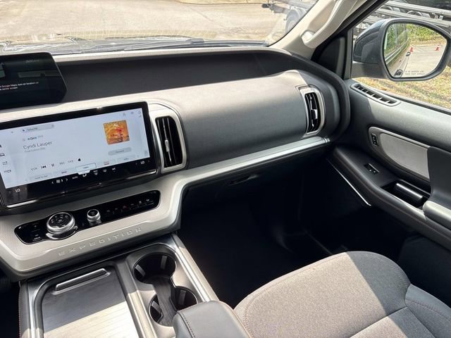 Certified 2025 Ford Expedition Active RWD image 15