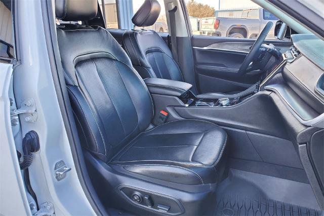 Used 2023 Jeep Grand Cherokee L Limited w/ Luxury Tech Group II image 23