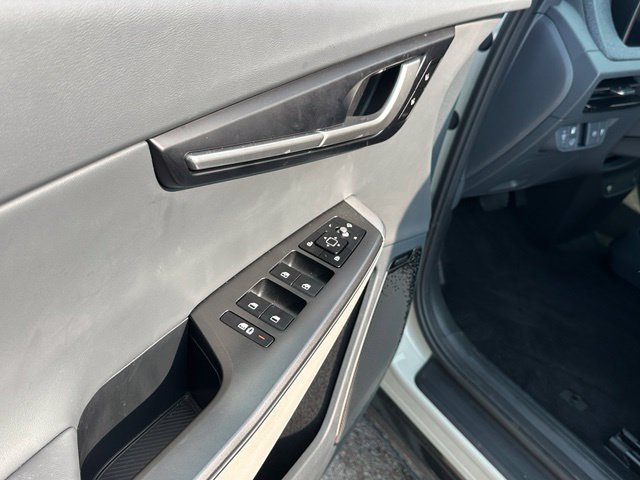 Used 2024 Kia EV6 Wind w/ Wind Technology Package AWD/4WD image 18