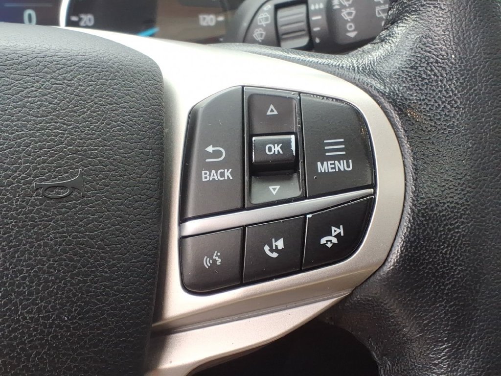Certified 2021 Ford Explorer XLT w/ Equipment Group 202A AWD/4WD image 9