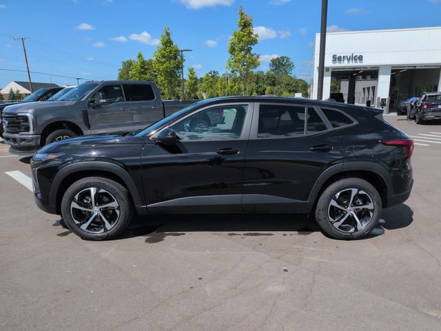 Used 2024 Chevrolet Trax RS w/ Driver Confidence Package FWD image 2